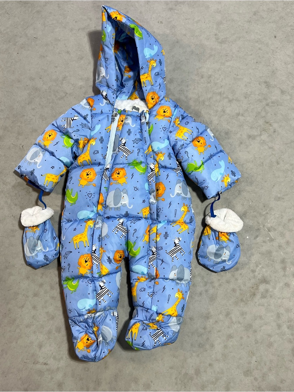 Mother's Babybear Baby Jumpsuit Snow Suit 3 piece Sz. 6-9 Months Safari Animals